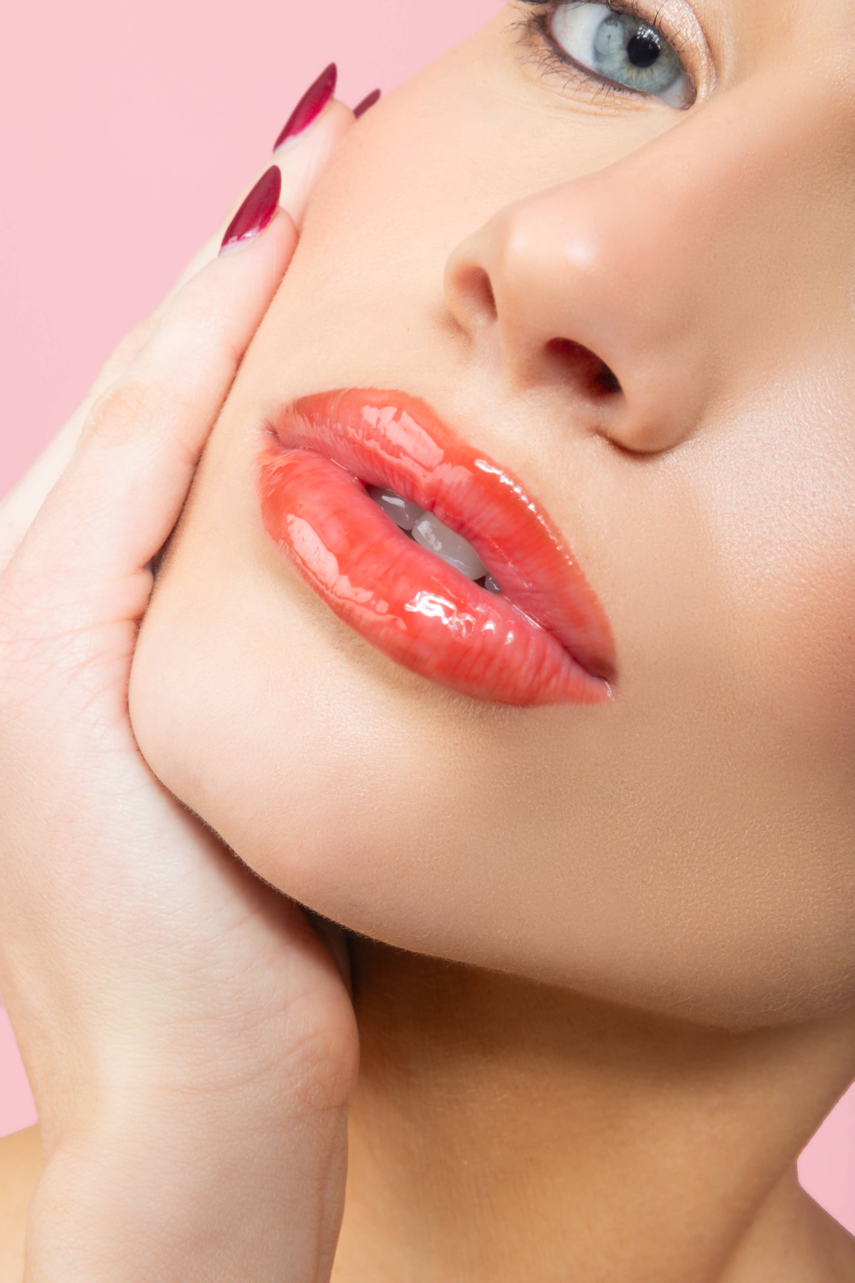 ESW BEAUTY - Cherry Tart Smoothie Advanced Smoothing Lip Treatment - Image 7