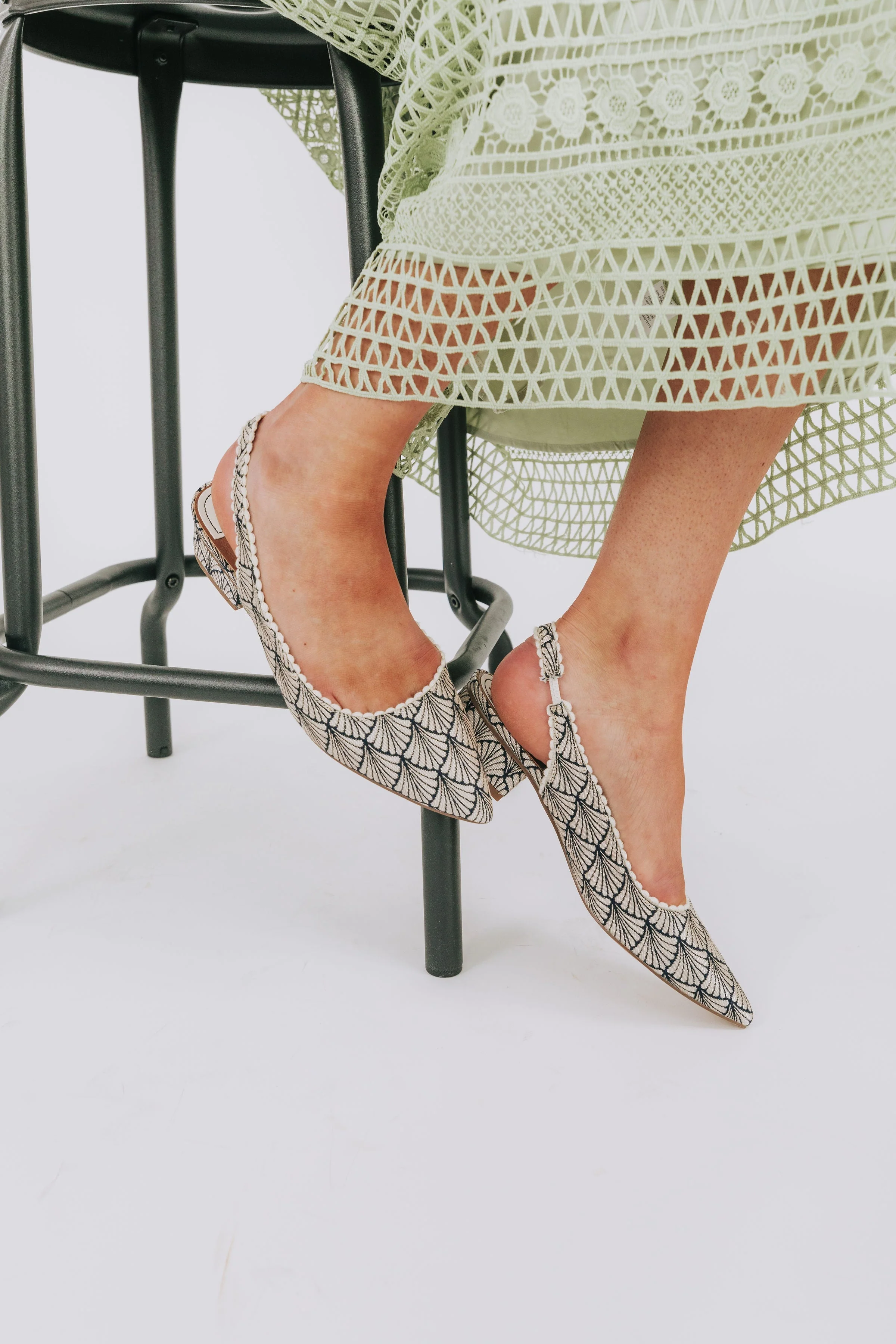 CHINESE LAUNDRY - Mango Retro Slingback Pump - Image 5