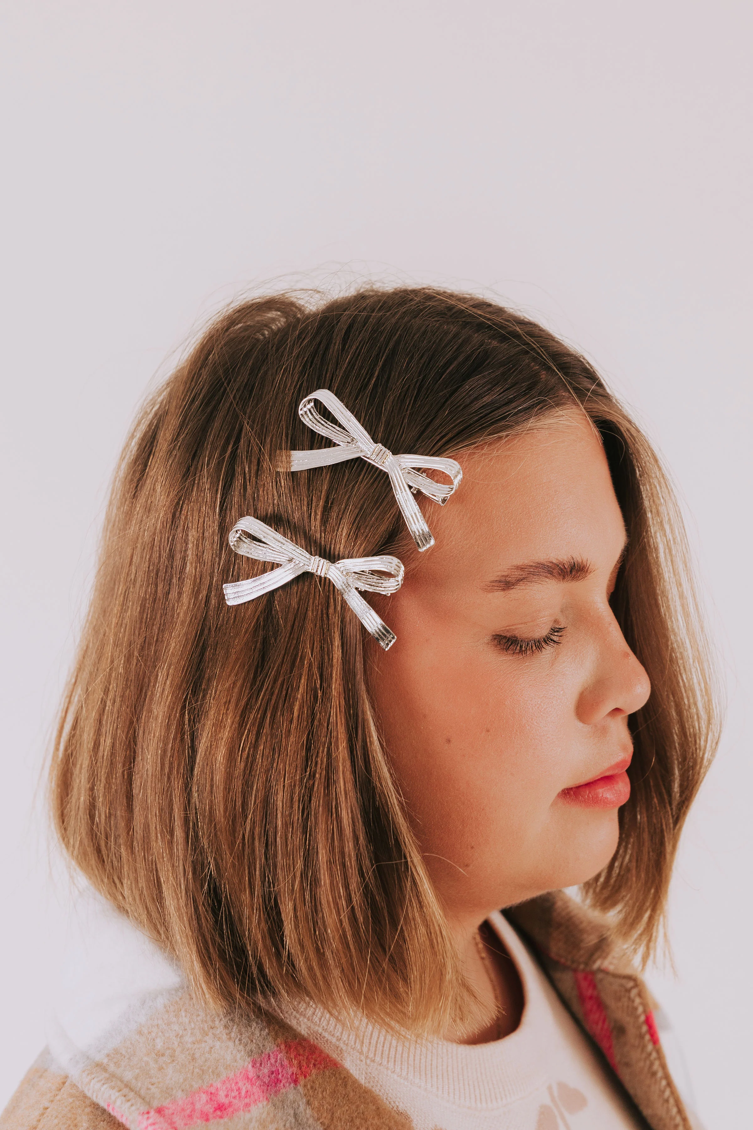Finishing Touch Bow Clips - 2 Colors! - Image 3