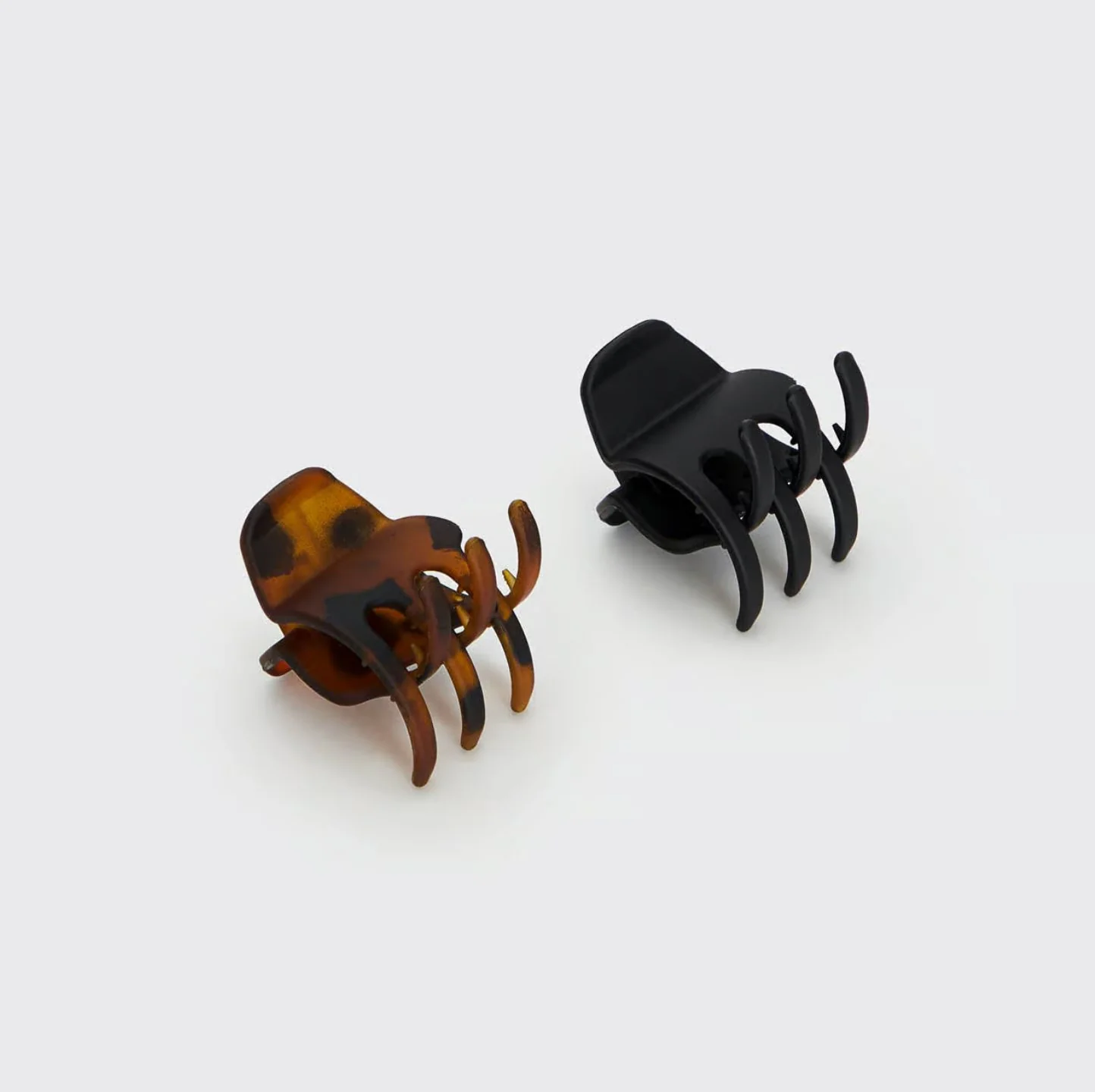 KITSCH -Eco-Friendly Medium Claw Clips 2pc Set - Black - Image 2