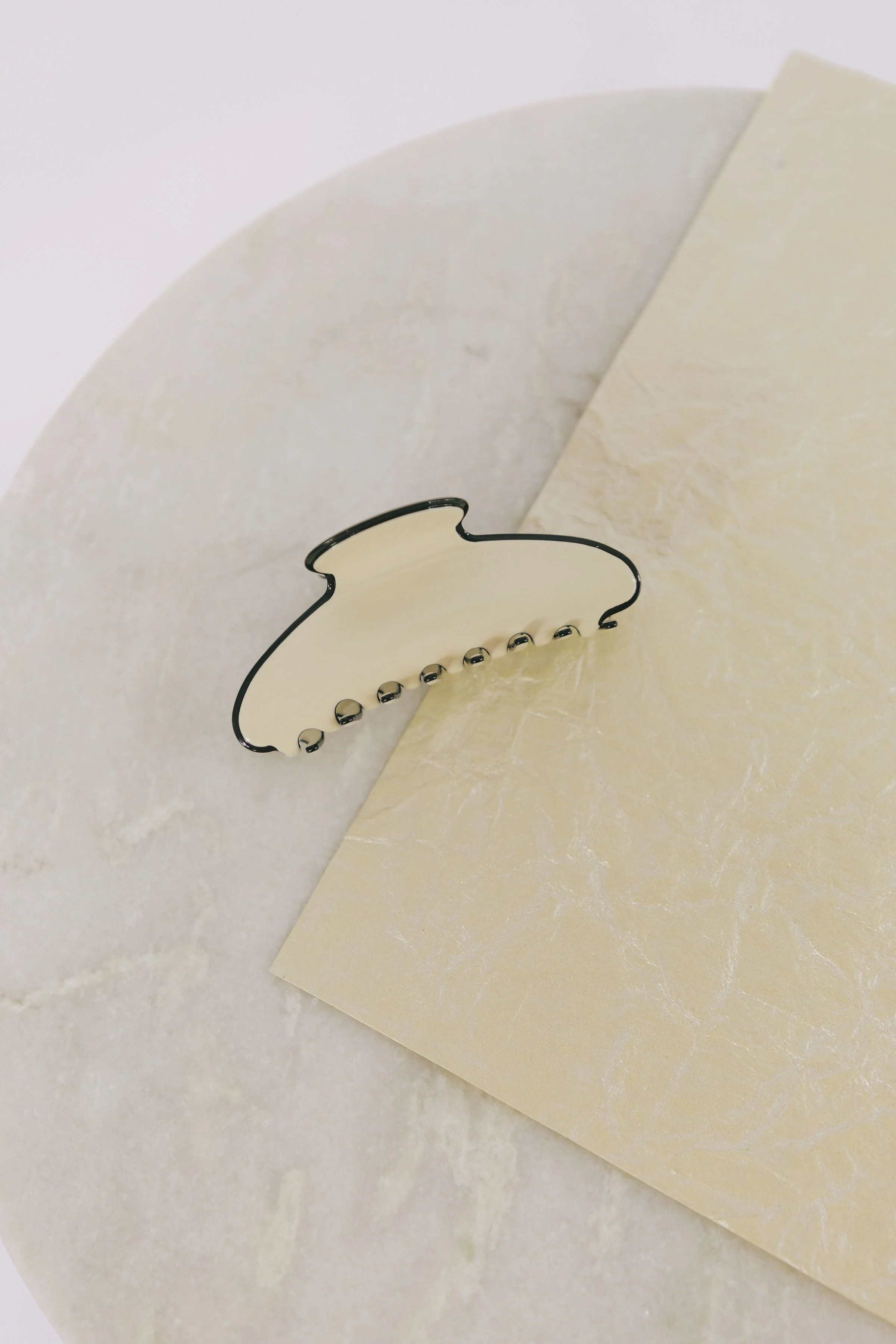 Life In Contrast Claw Clip - 2 Sizes! - Image 2