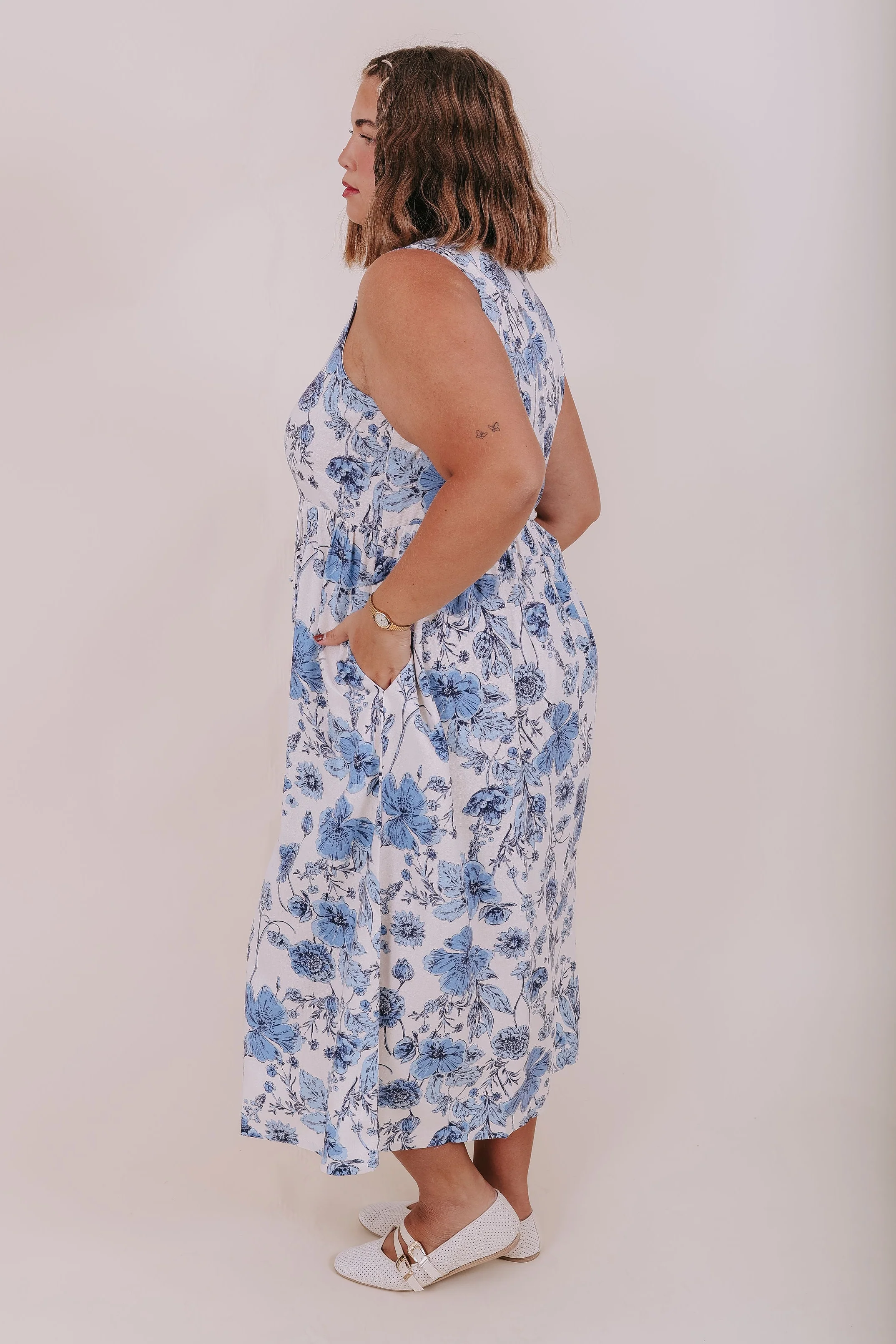 PLUS SIZE - Floral Splash Dress - Image 4