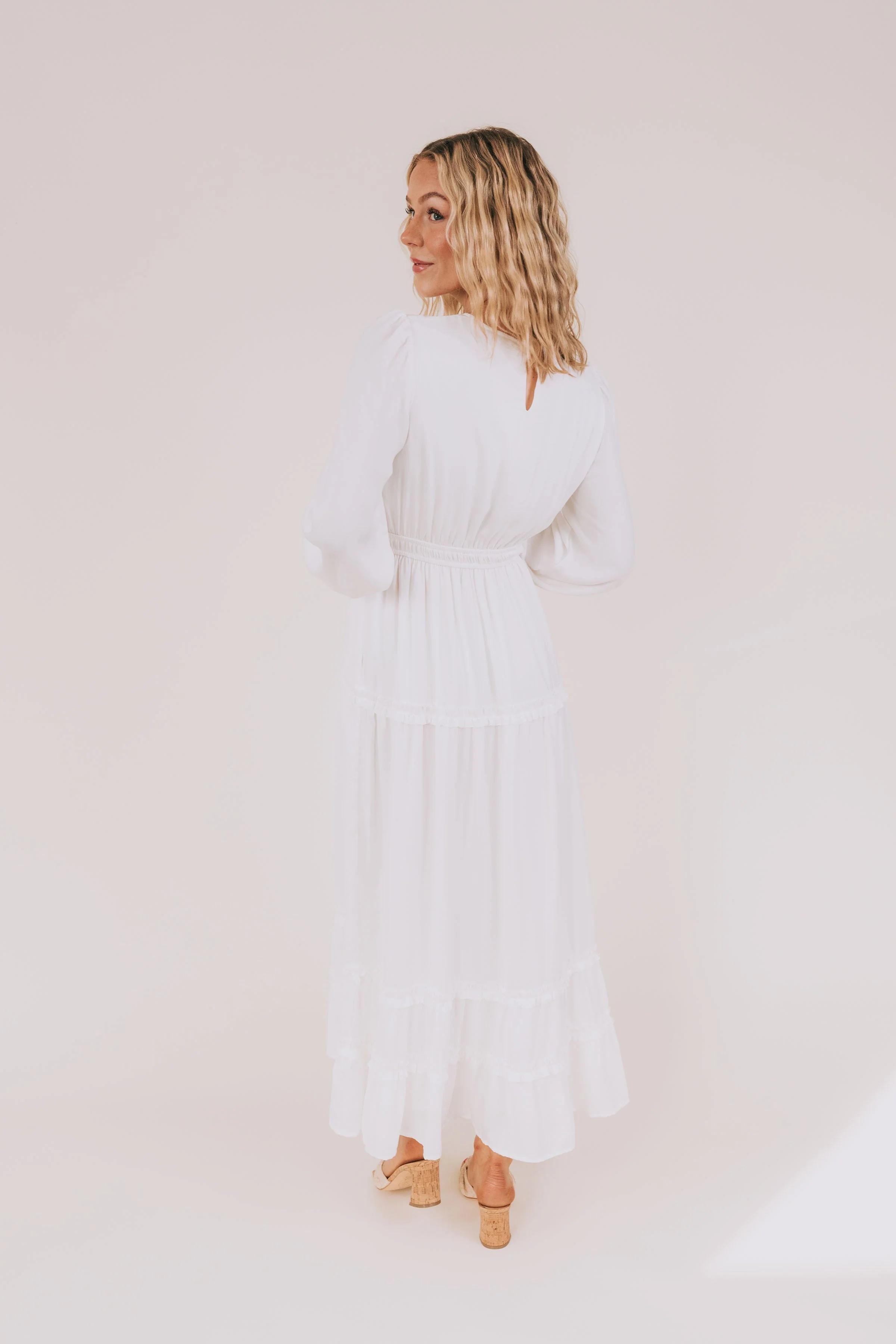 The White: Monica - Image 10