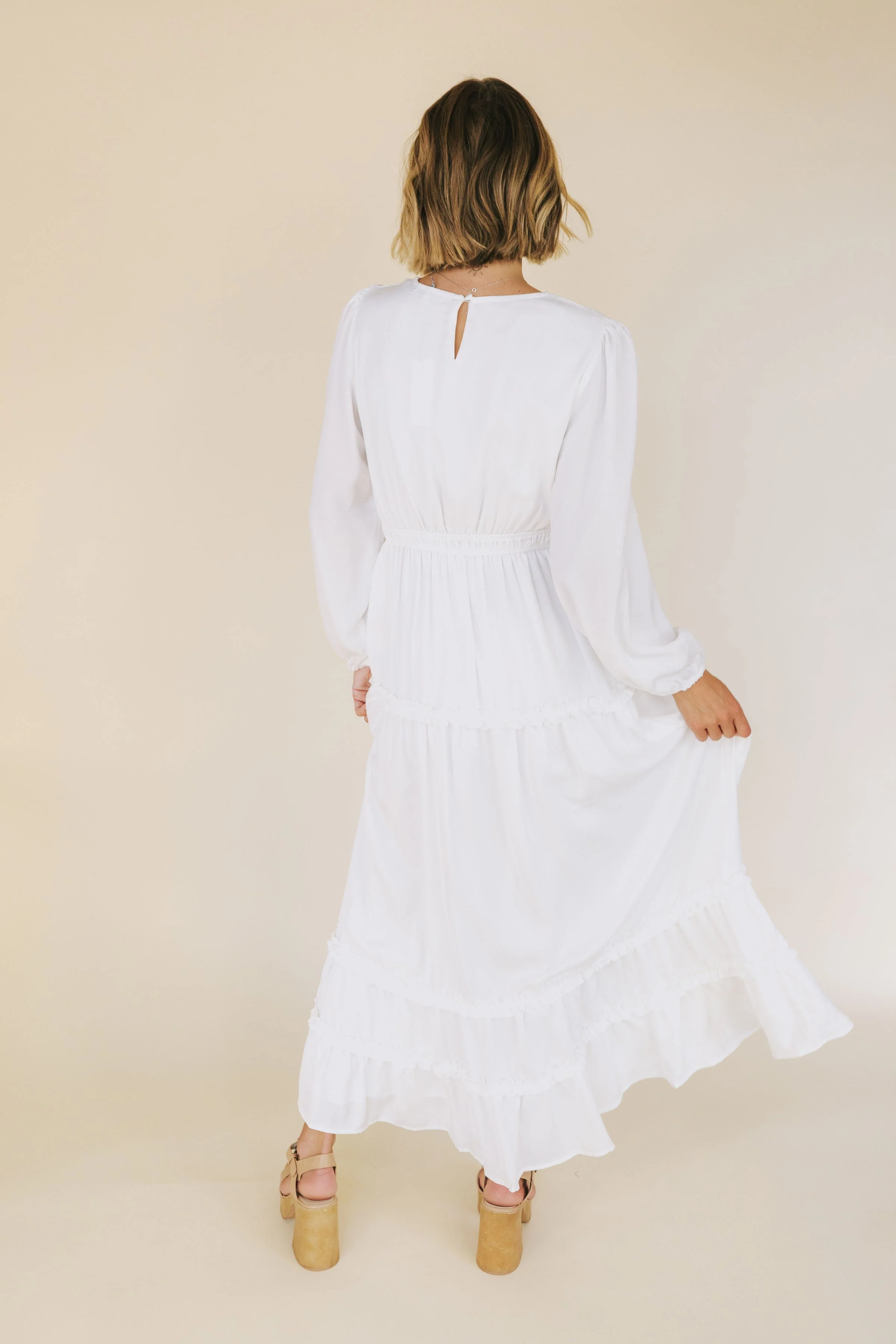 The White: Monica - Image 5