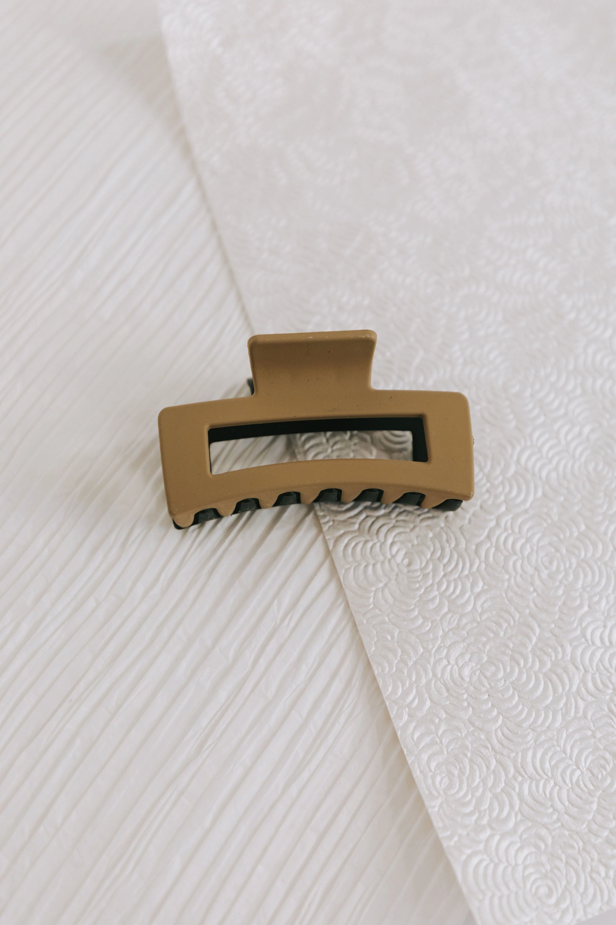 Unforgettable Days Claw Clip - 3 Colors! - Image 4