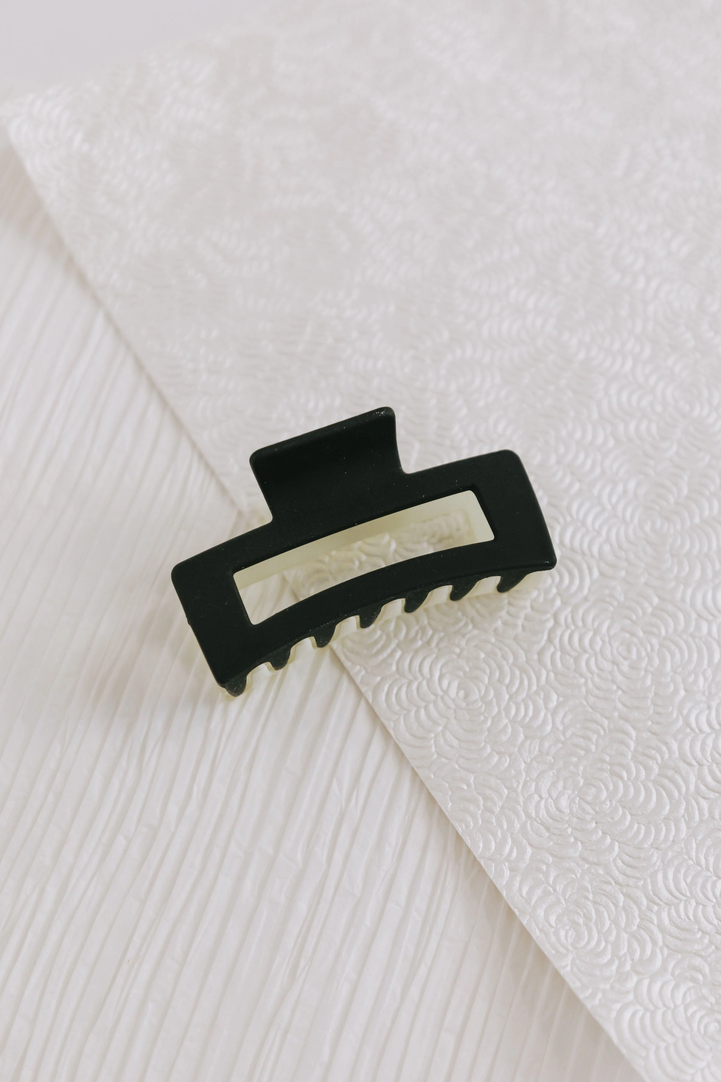 Unforgettable Days Claw Clip - 3 Colors! - Image 6