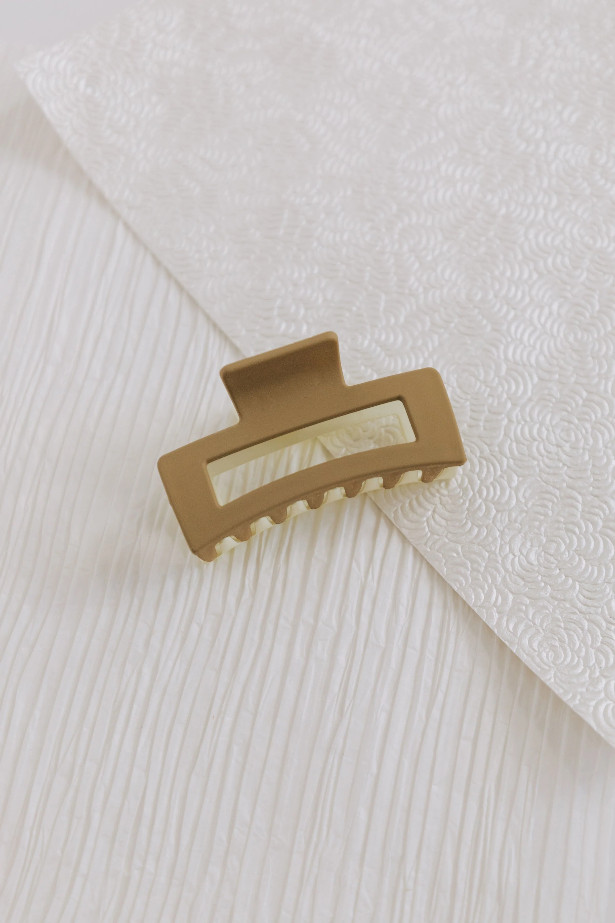 Unforgettable Days Claw Clip - 3 Colors! - Image 7