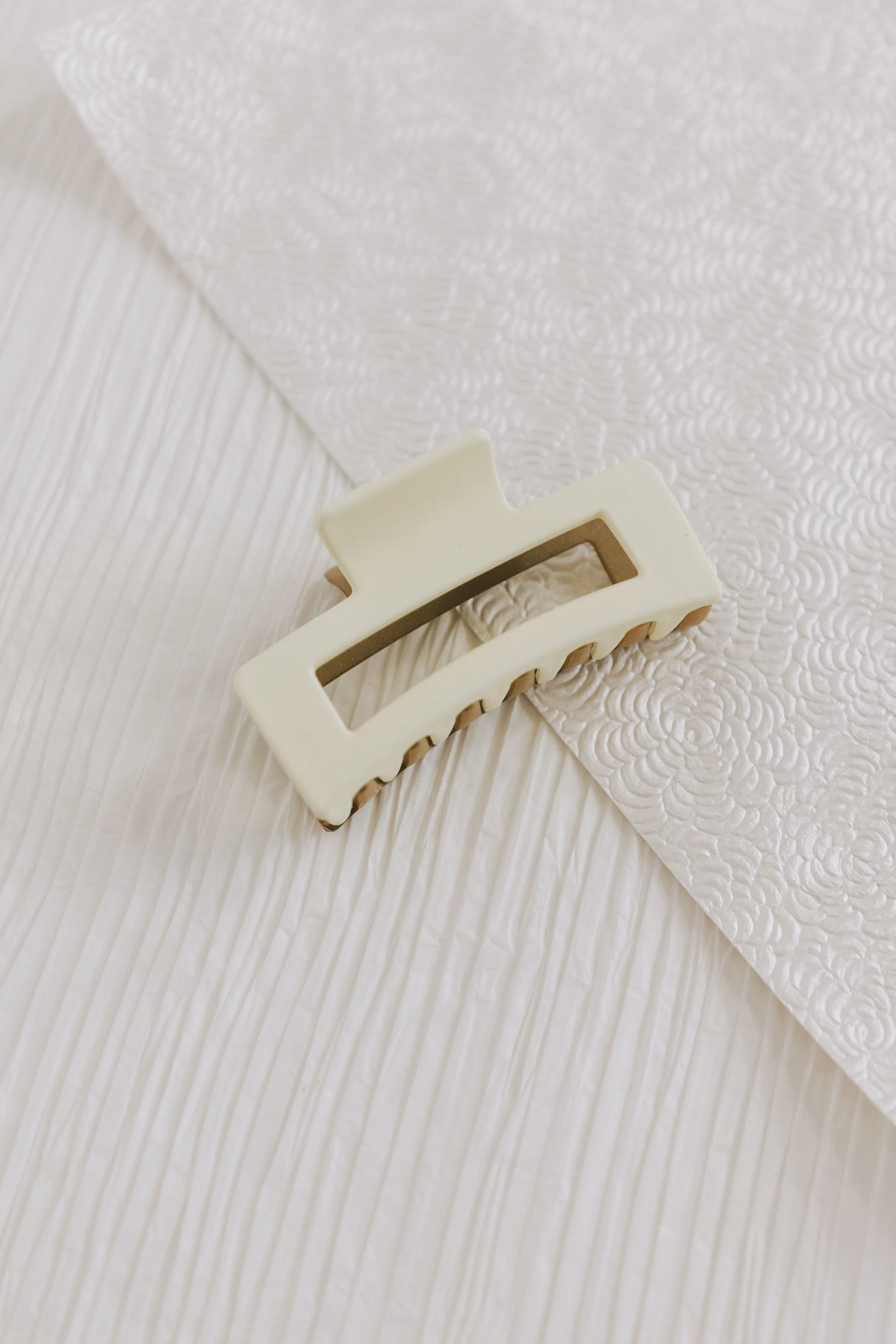 Unforgettable Days Claw Clip - 3 Colors! - Image 8